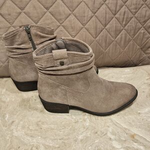 Earth Boots Womens 7 Peek Pioneer Ankle Booties Warm Taupe Brown Suede Leather